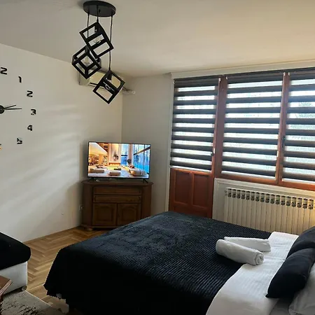 Apartman Aurora *